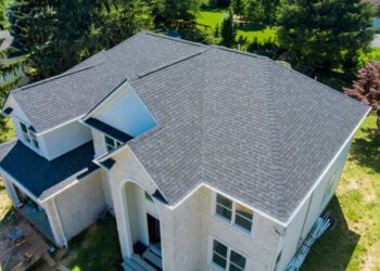 The Pros and Cons of Metal Roofing [INFOGRAPHIC]
